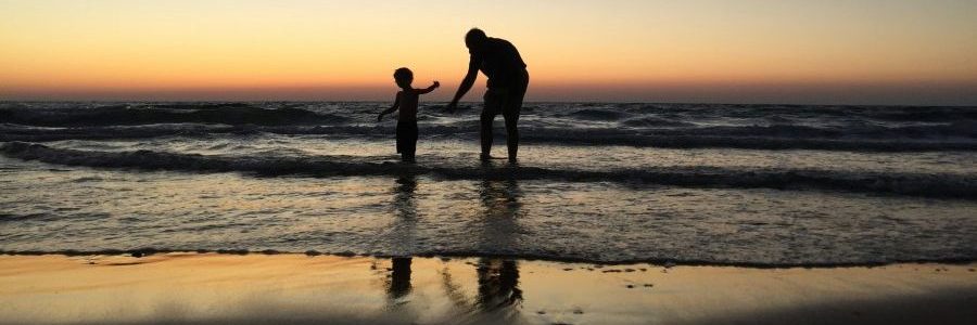 ein mangel an co-regulation in der Kindheit führt zu chronischem Stress und erhöhten inneren Stressoren.